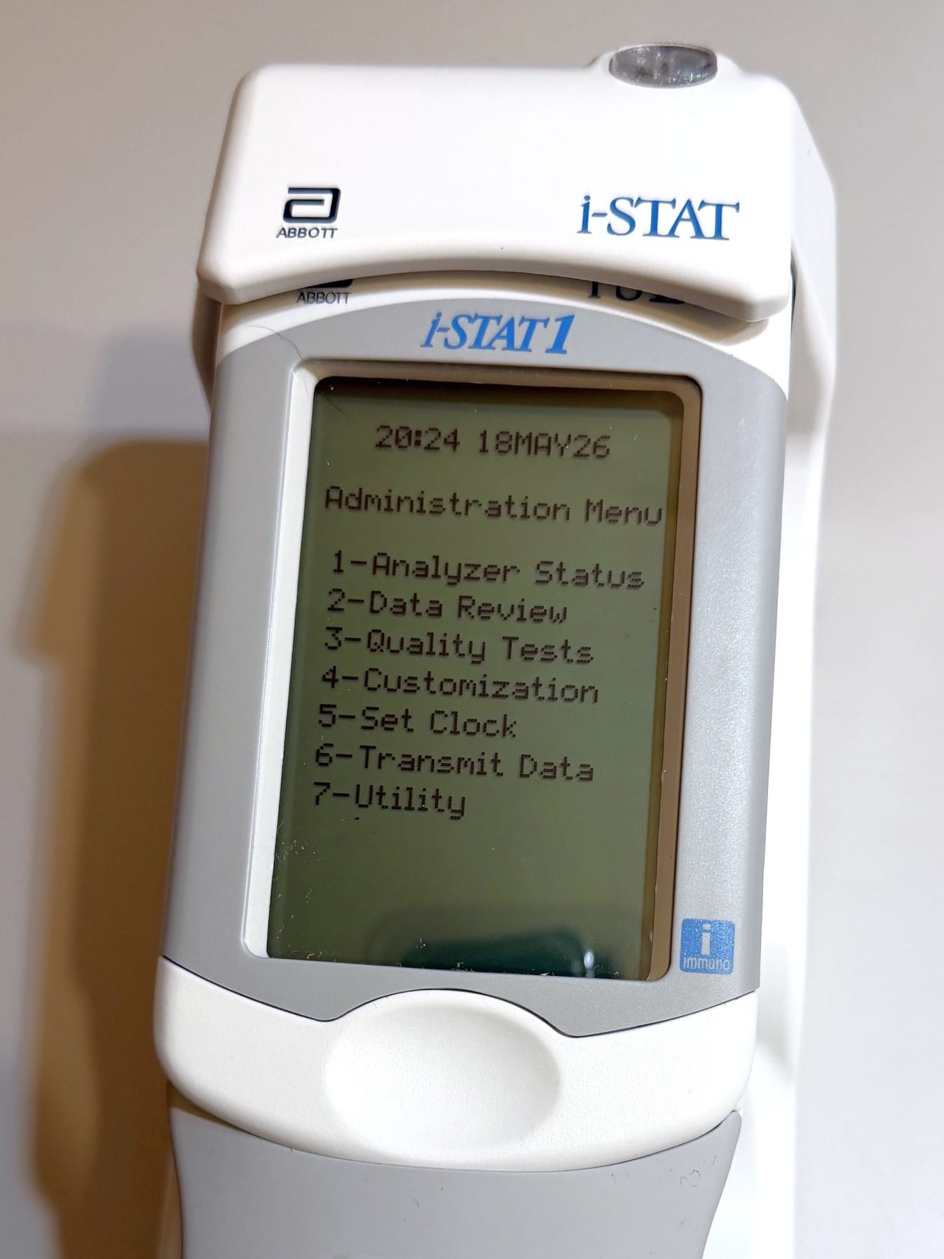Abbott i Stat Analyzer System image 3