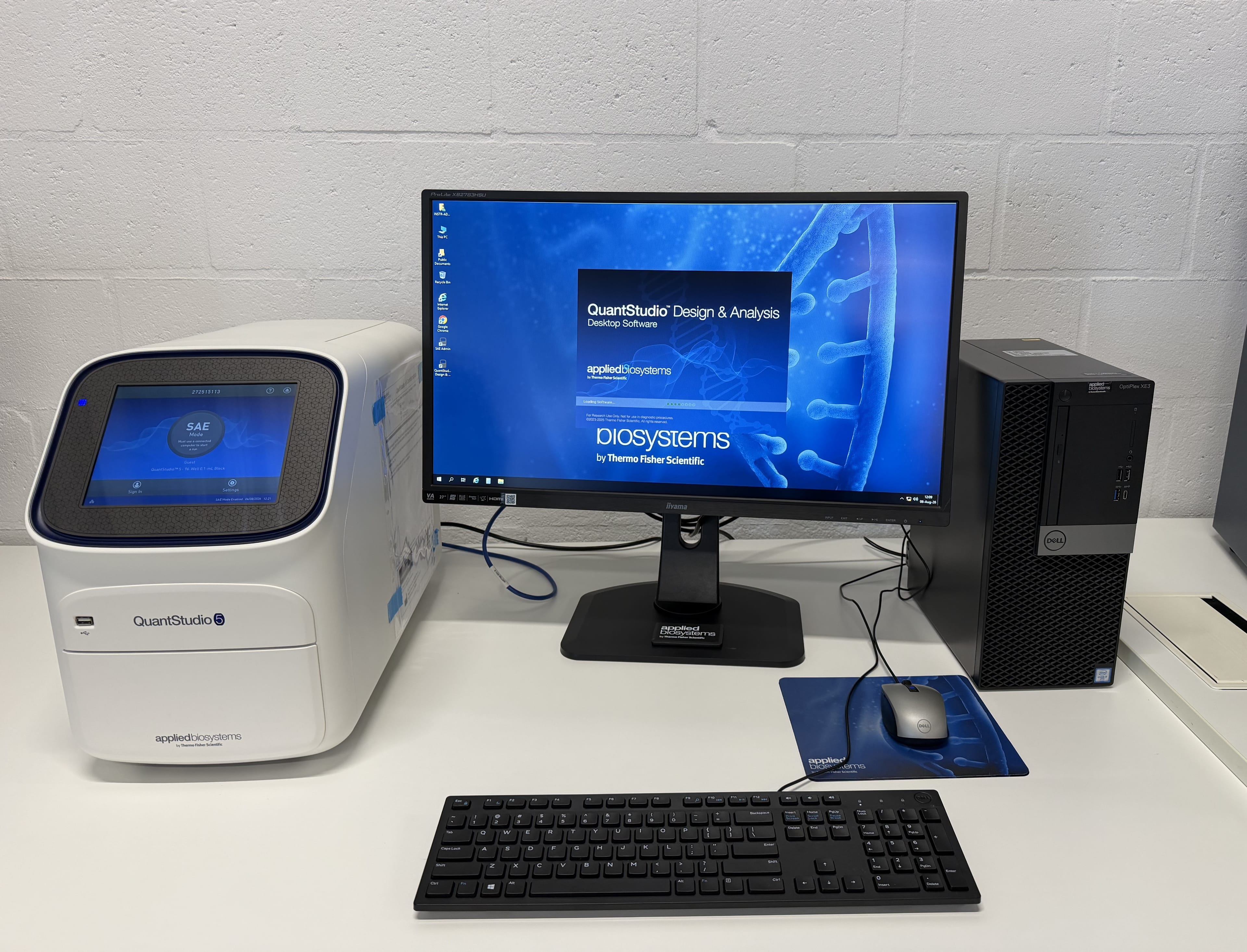 Thermo Fisher Scientific QuantStudio 5 RT-PCR image 1